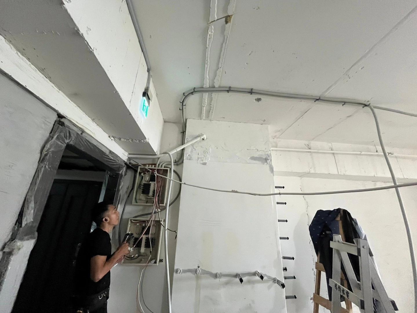 牆面裂縫低壓灌注修補